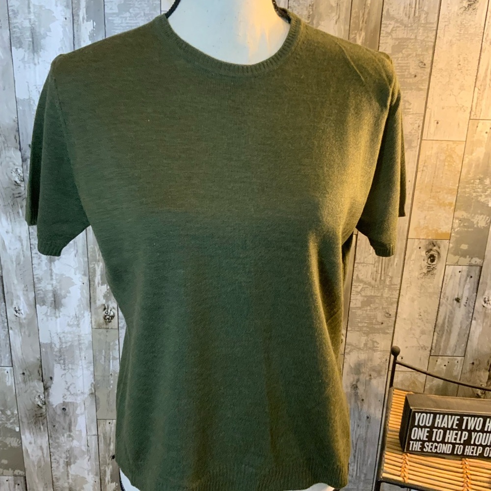 Lord & Taylor Green Short Sleeve wool Sweater. Size L